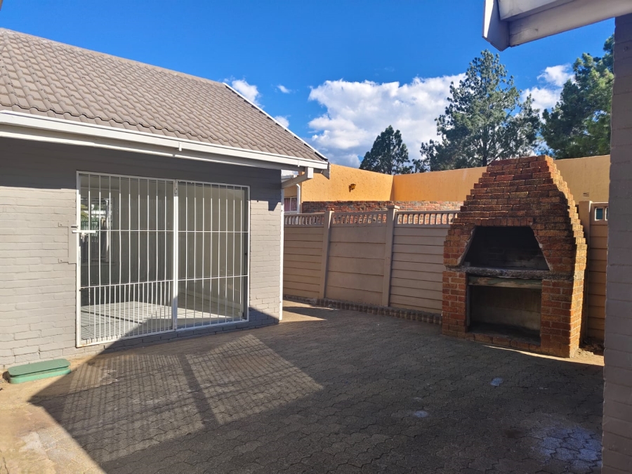 4 Bedroom Property for Sale in Fichardt Park Free State